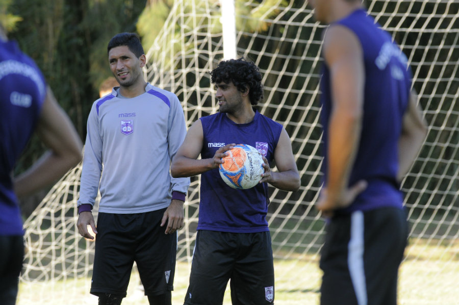 Sebastián Ariosa en la práctica de Defensor Sporting. Foto: Ariel Colmegna.