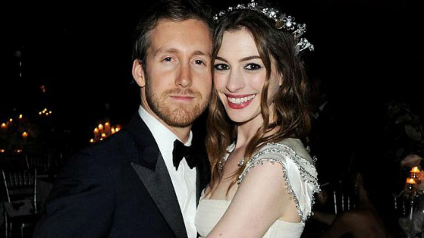 El eterno femenino de una imaginativa pintora