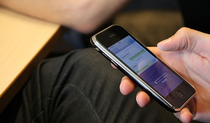 Cómo chatear de un iPhone sin conexión a internet.