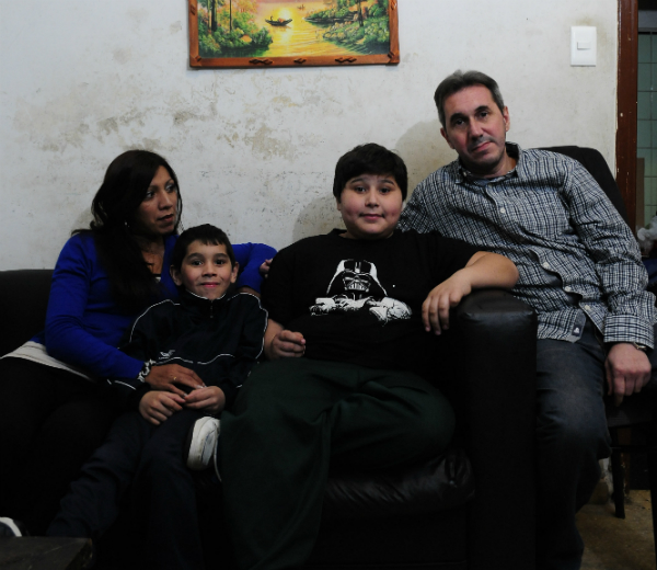 Alan, el niño mayor, derribó barreras y llevó a su madre a fundar ATU. (Foto: Fernando Ponzetto)