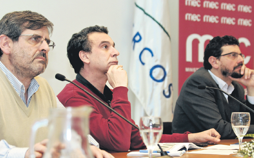 El eterno femenino de una imaginativa pintora