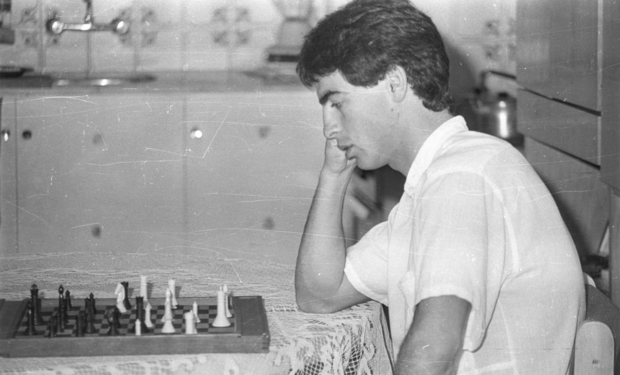 El eterno femenino de una imaginativa pintora