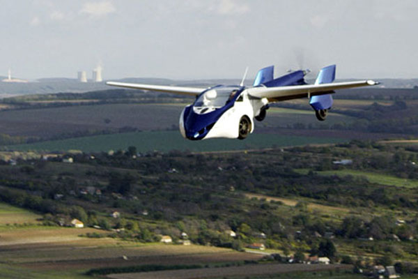 El eterno femenino de una imaginativa pintora