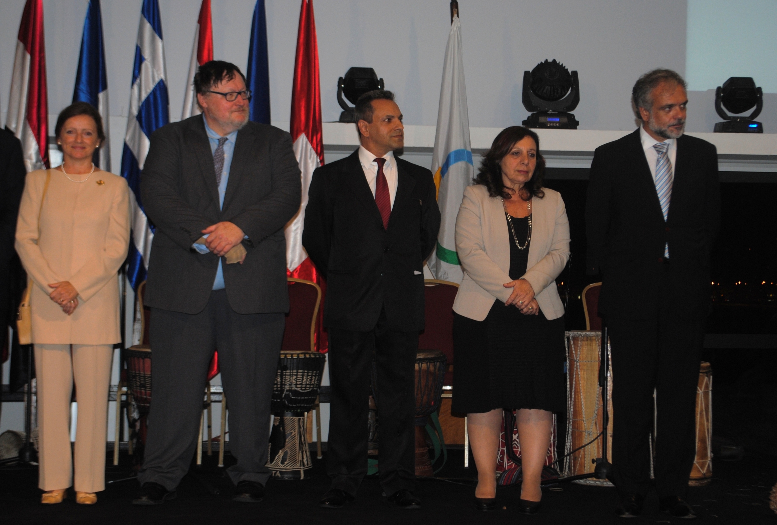 Embajadora de Canadá Claire A. Poulin, embajador de Bélgica Patrick Renaut, Embajador de Rumania Valent?n Florea, Ana Olivera, José Luis Cancela.