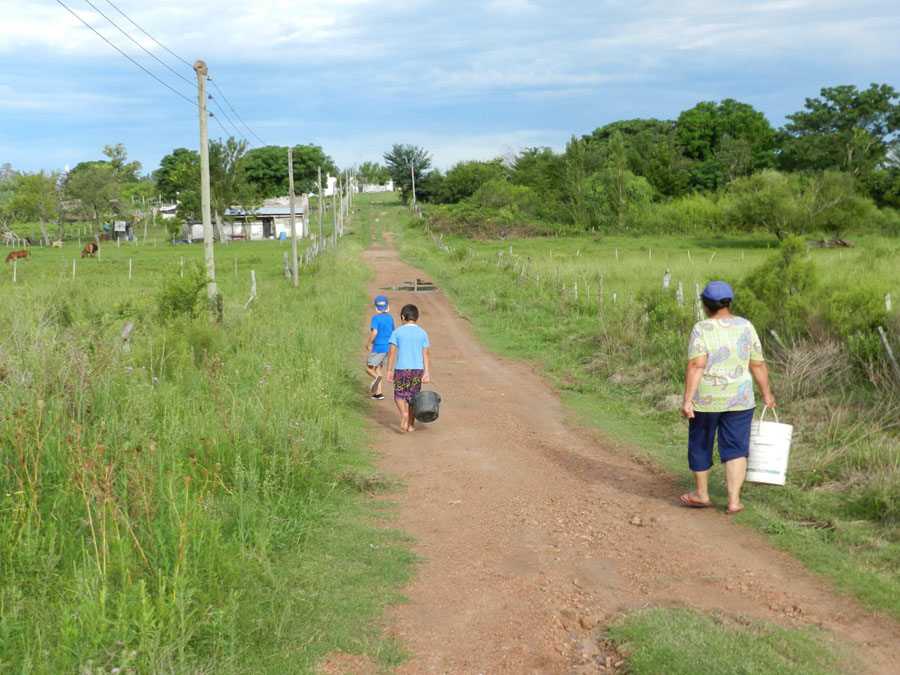 El eterno femenino de una imaginativa pintora