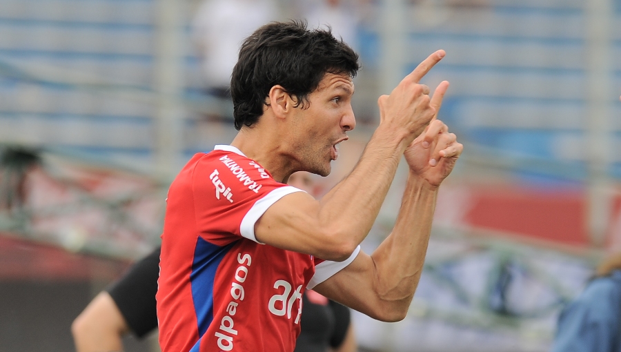 El eterno femenino de una imaginativa pintora