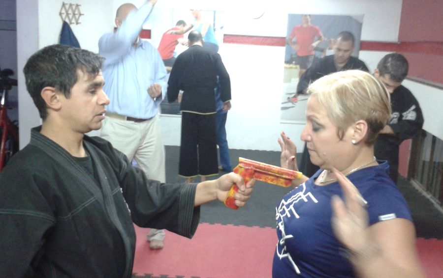 El eterno femenino de una imaginativa pintora