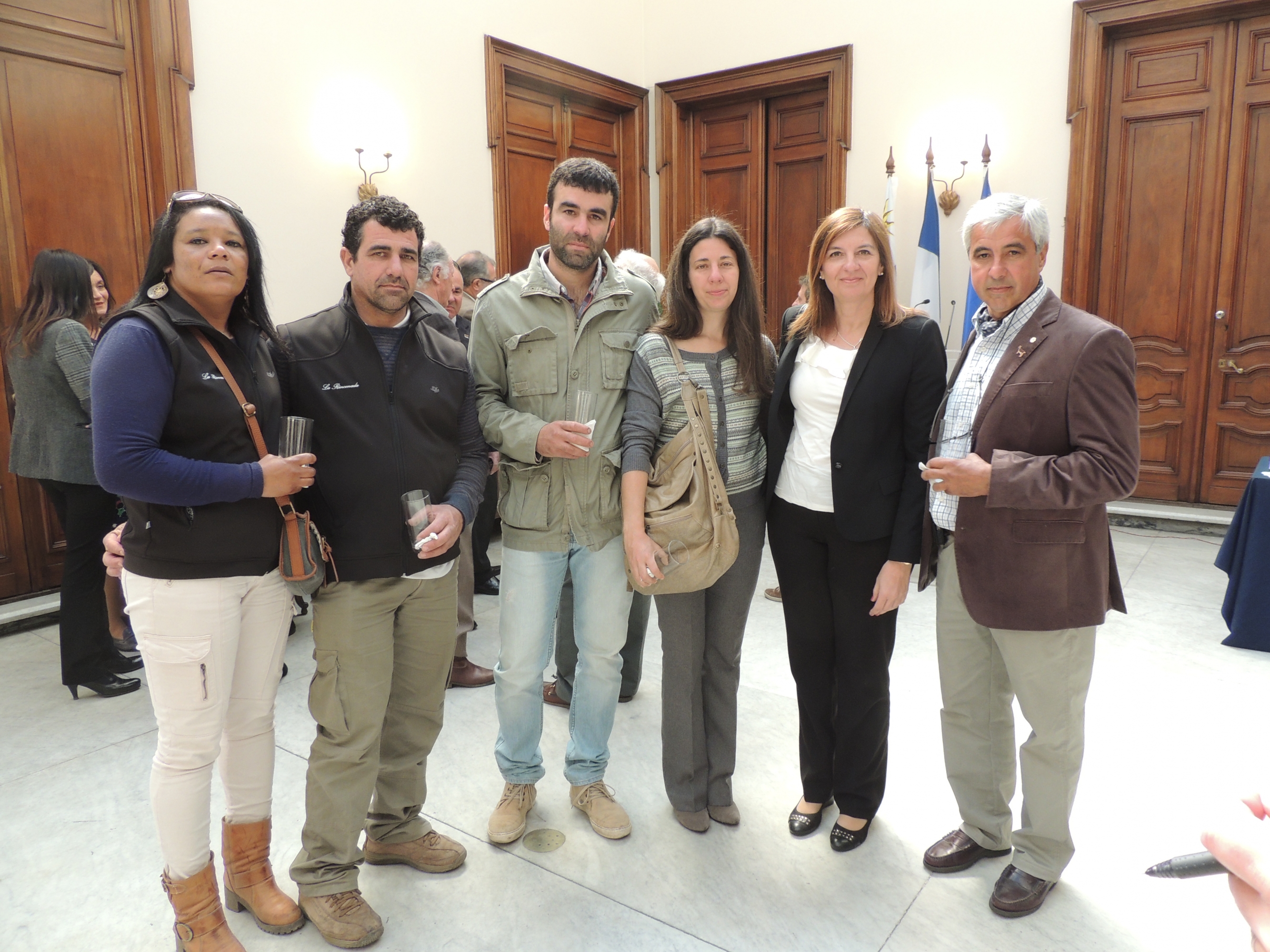 Lanny Moreira, Gerardo Alvariza, Carlos Rey, Magela Michaus, Silvana Dotta, Fredy Hernández.