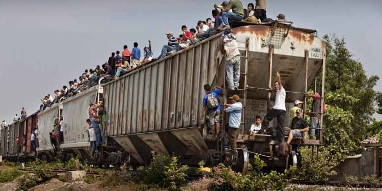 El eterno femenino de una imaginativa pintora