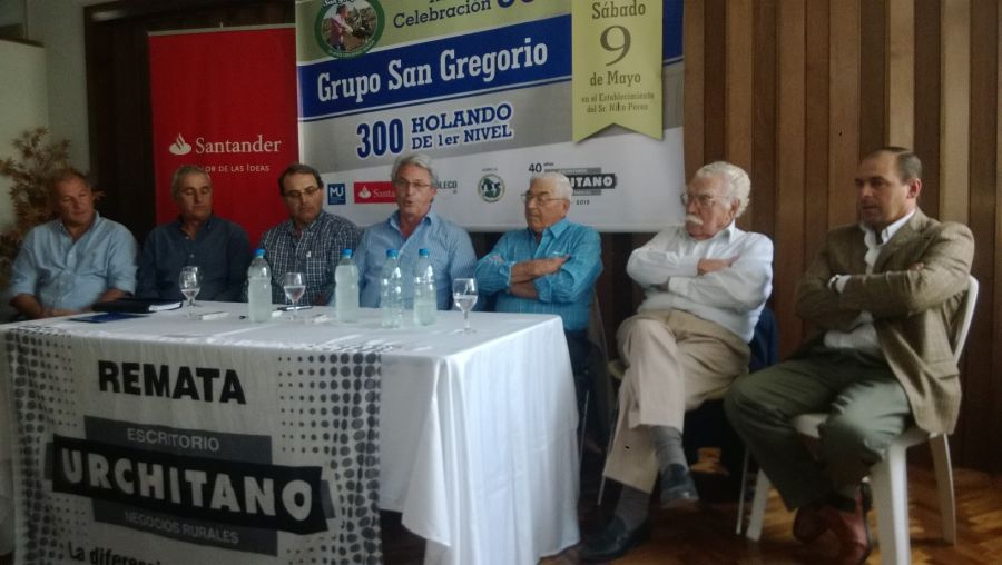 El eterno femenino de una imaginativa pintora