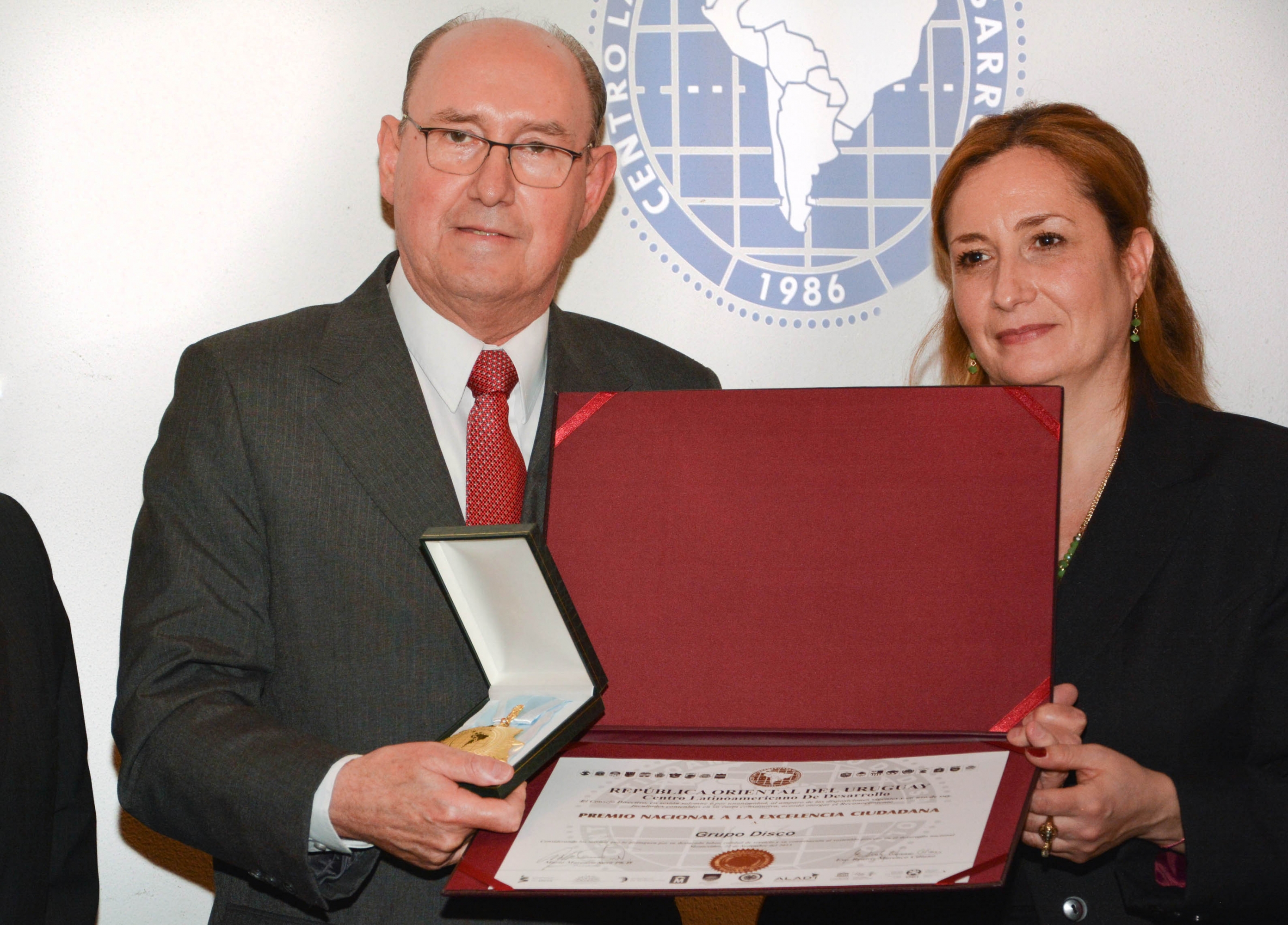 El eterno femenino de una imaginativa pintora