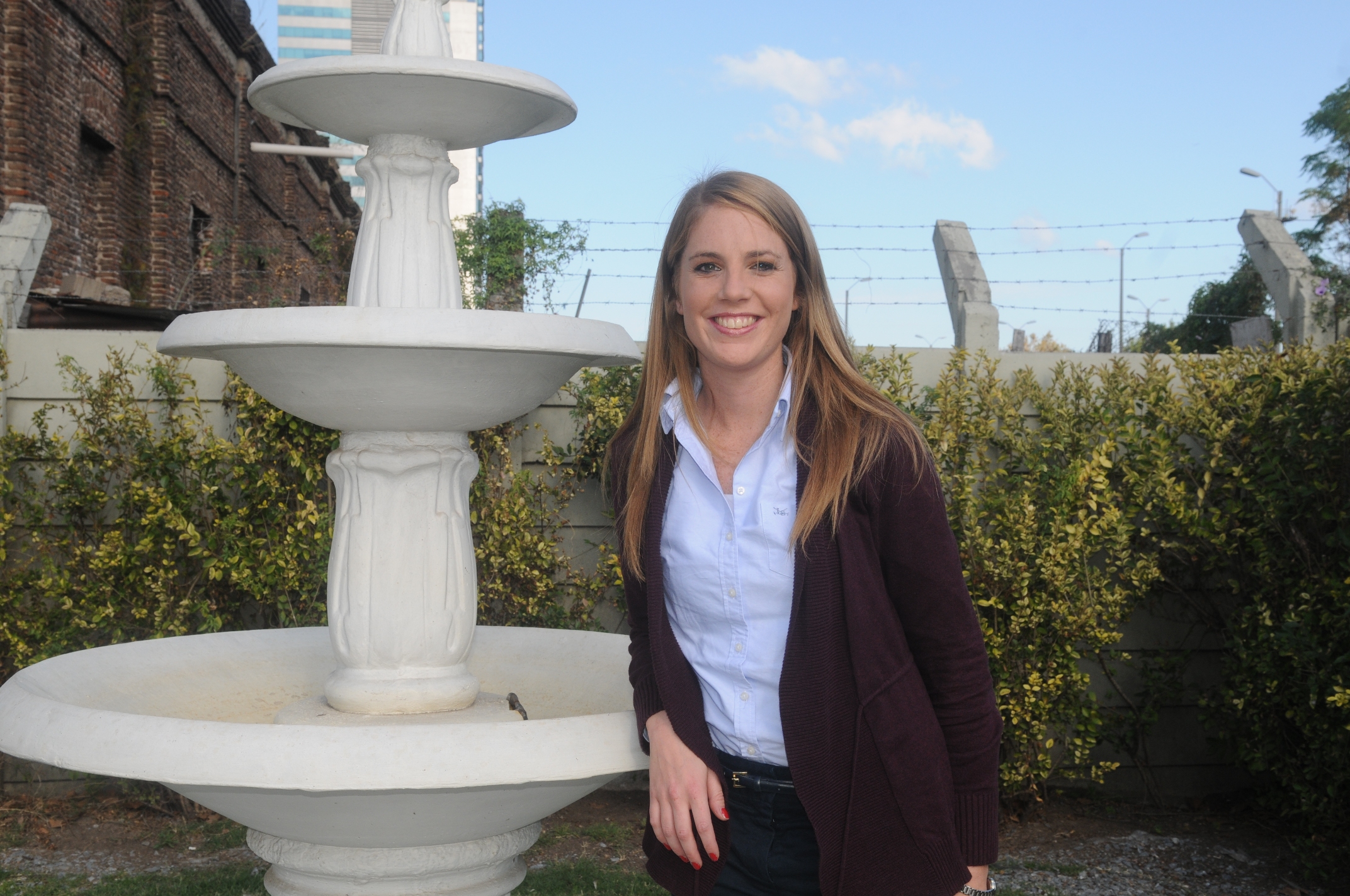 El eterno femenino de una imaginativa pintora