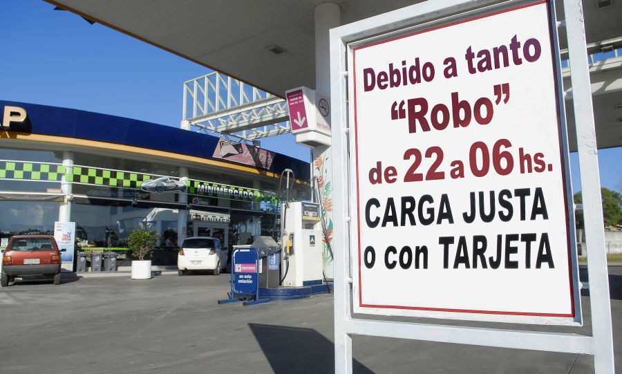 El eterno femenino de una imaginativa pintora