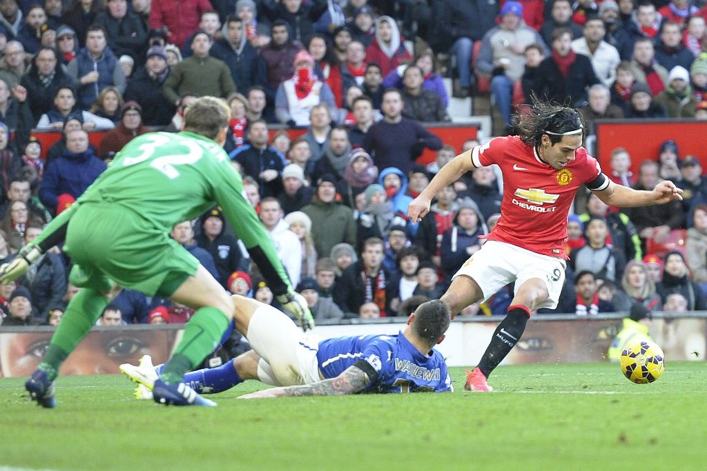 El eterno femenino de una imaginativa pintora