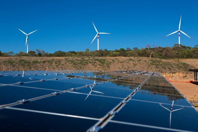 El eterno femenino de una imaginativa pintora