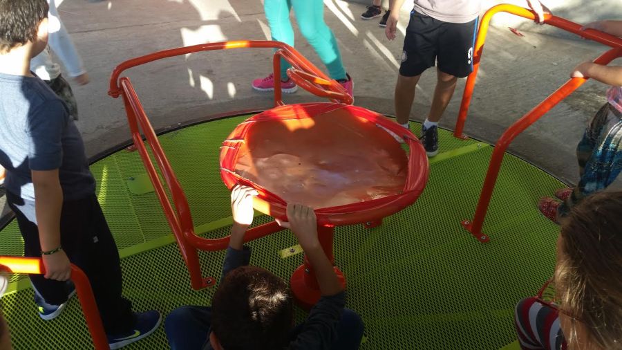 El eterno femenino de una imaginativa pintora