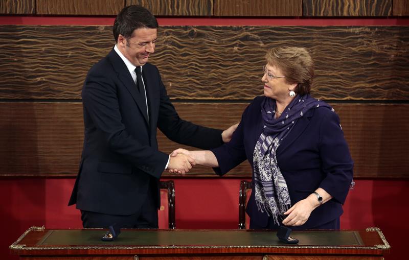 El eterno femenino de una imaginativa pintora