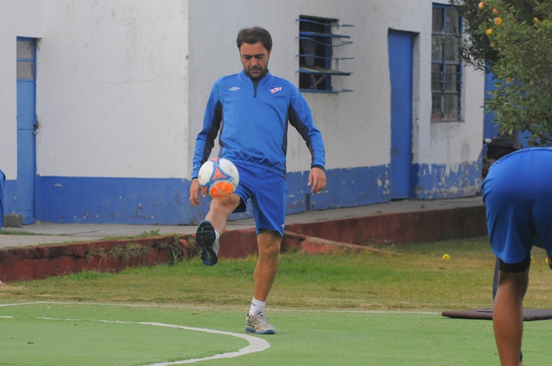 El eterno femenino de una imaginativa pintora