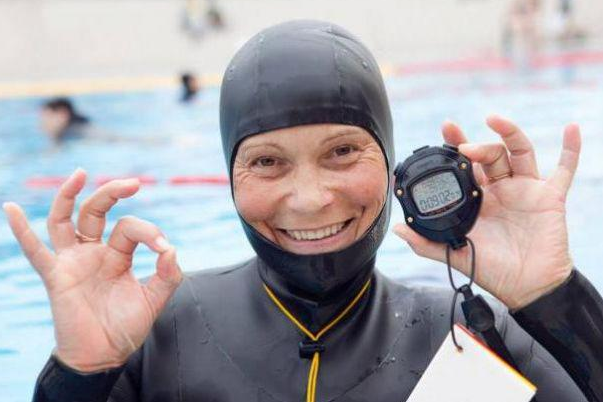 El eterno femenino de una imaginativa pintora