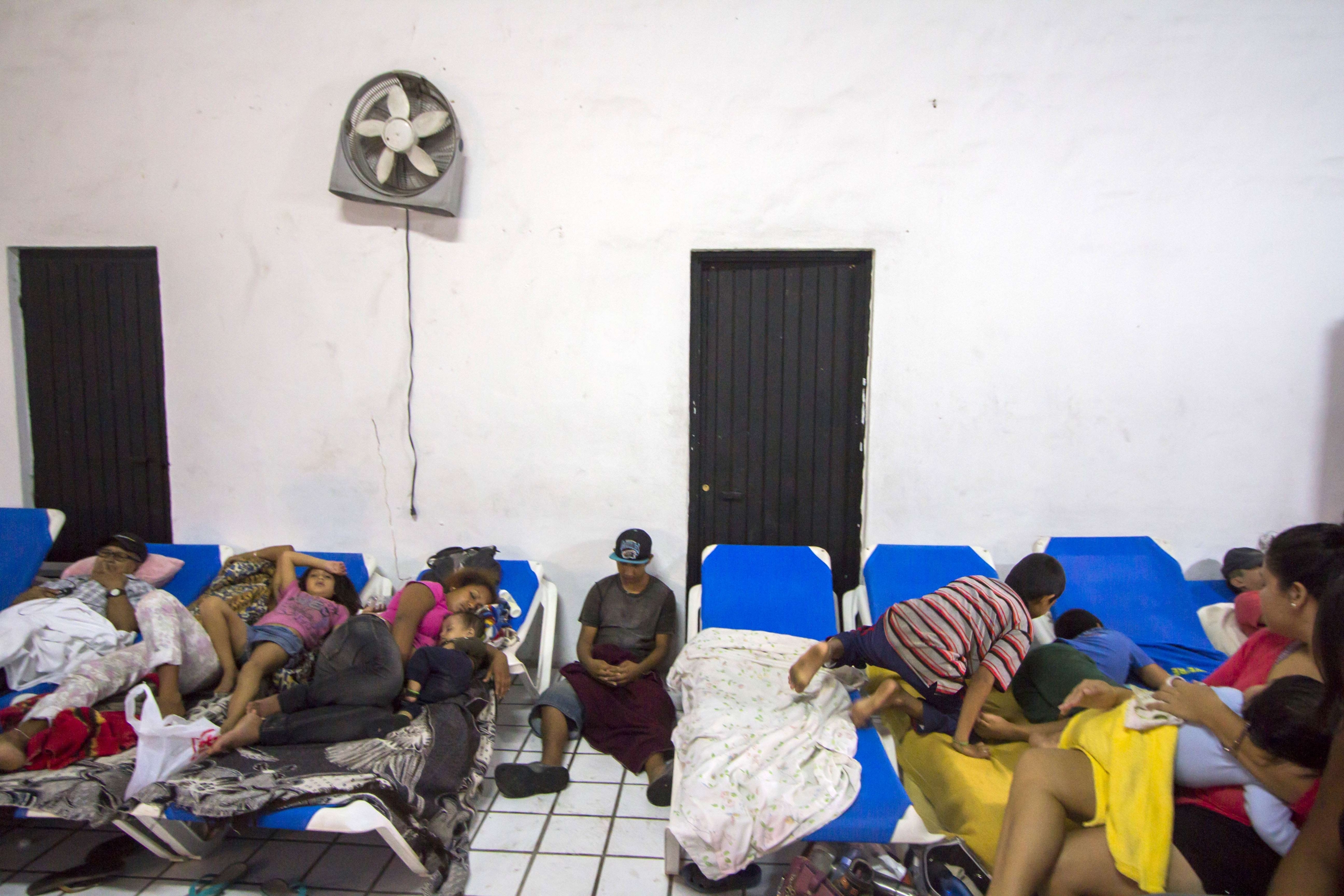 Evacuados en Puerto Vallarta. Foto: Reuters.