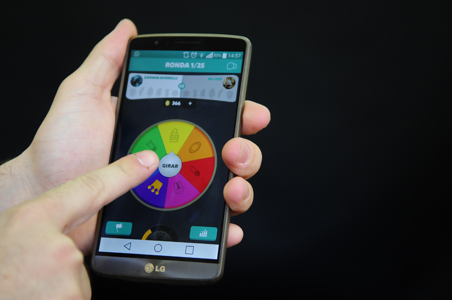 El eterno femenino de una imaginativa pintora