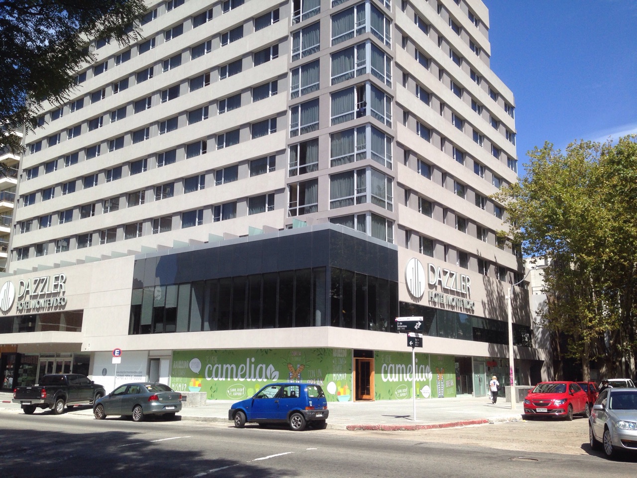 El eterno femenino de una imaginativa pintora