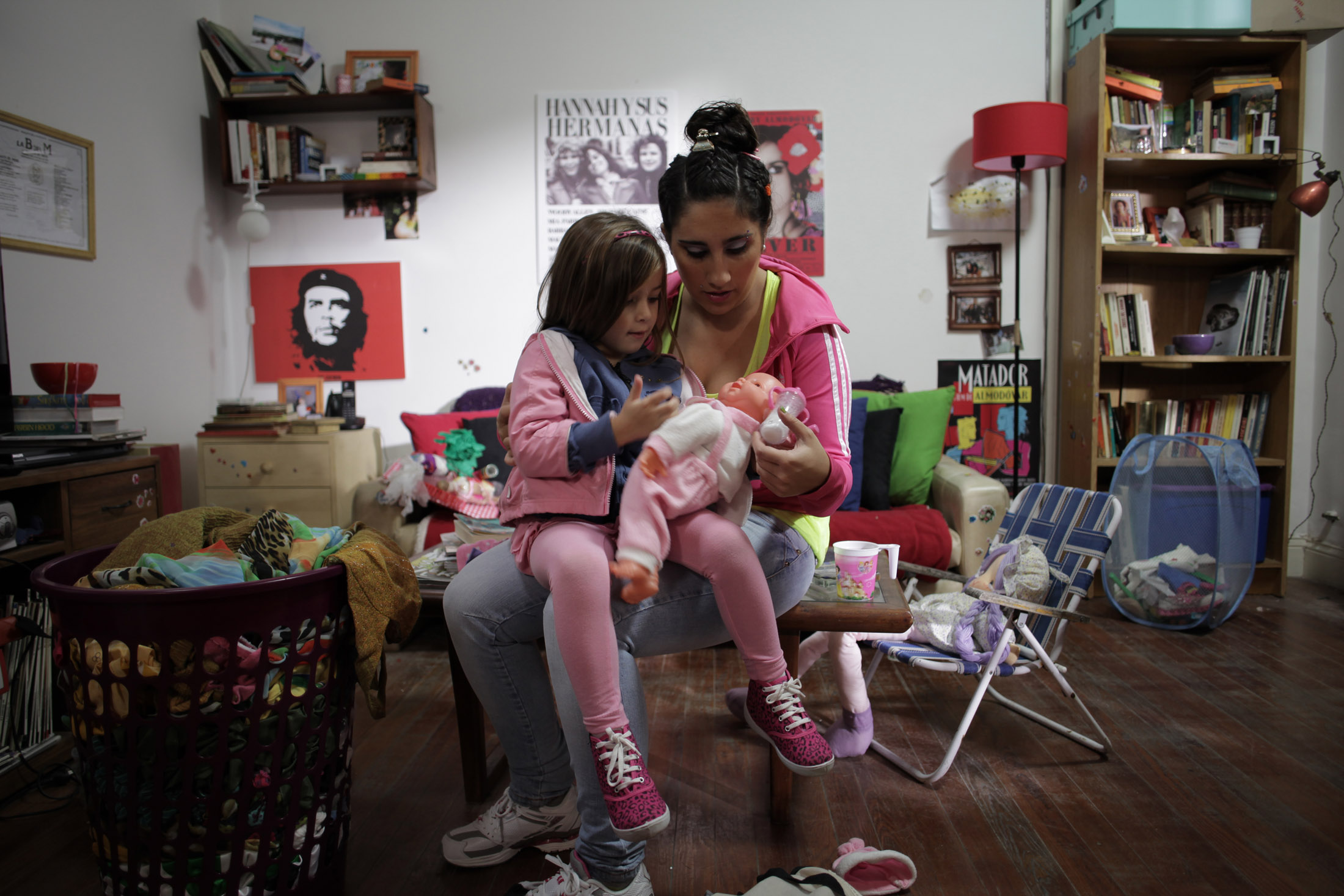 El eterno femenino de una imaginativa pintora