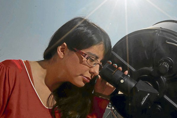 El eterno femenino de una imaginativa pintora