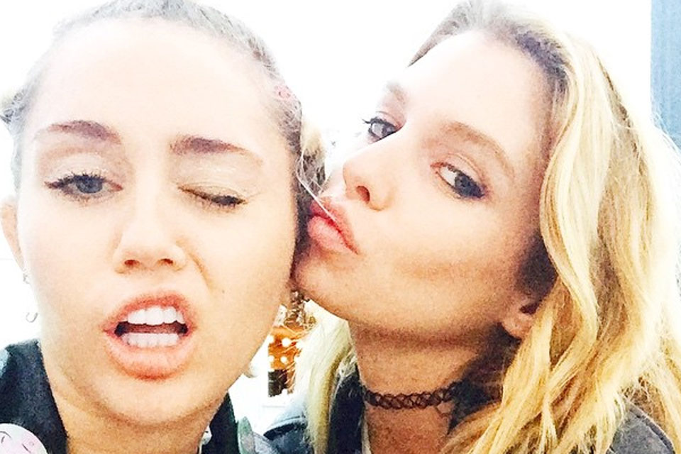 El eterno femenino de una imaginativa pintora