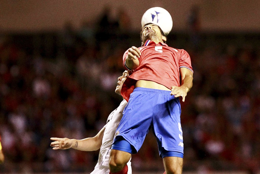 El eterno femenino de una imaginativa pintora