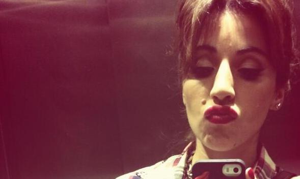 El eterno femenino de una imaginativa pintora