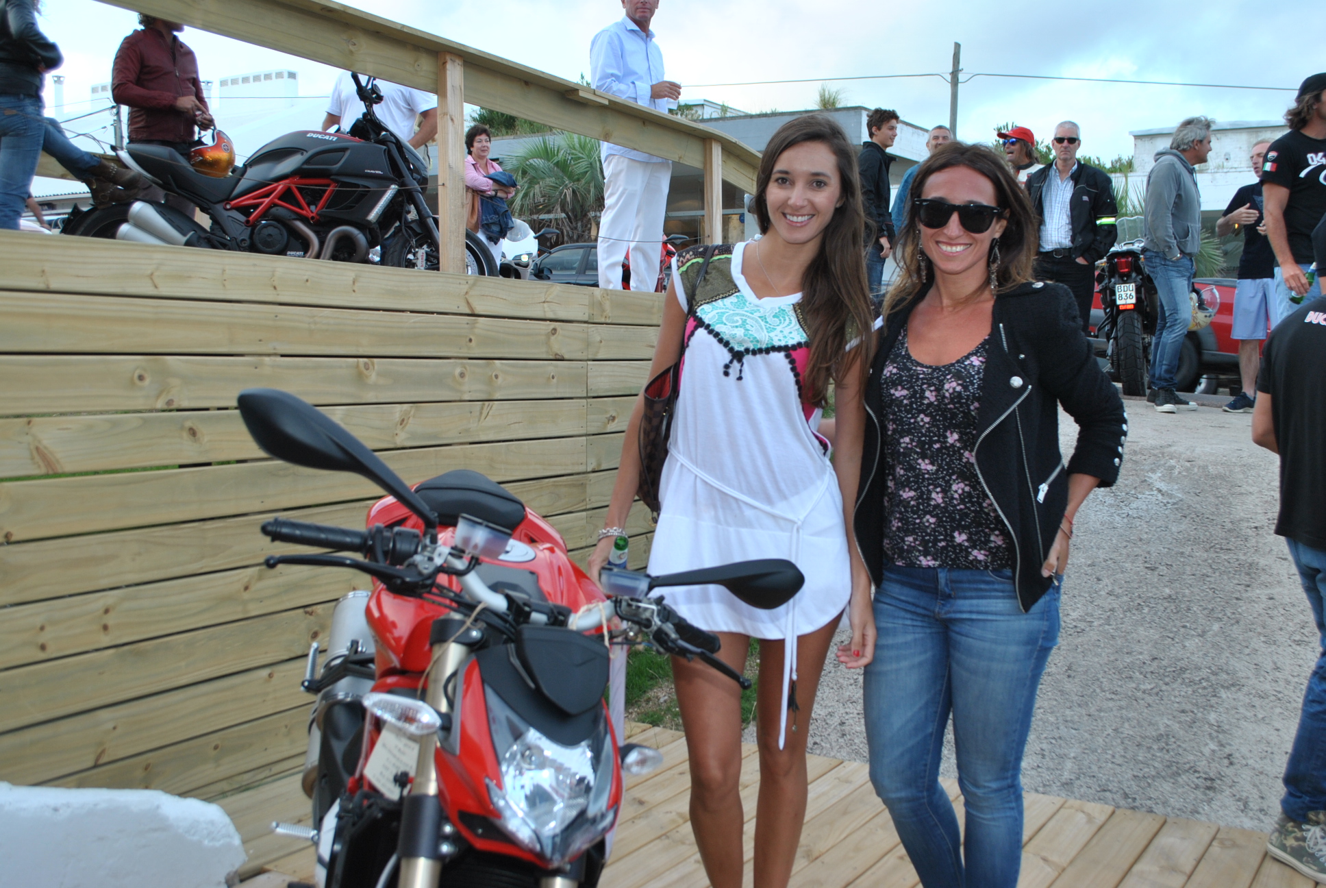 Carla Crescitelli, Yanina Kesman.