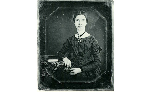 El eterno femenino de una imaginativa pintora