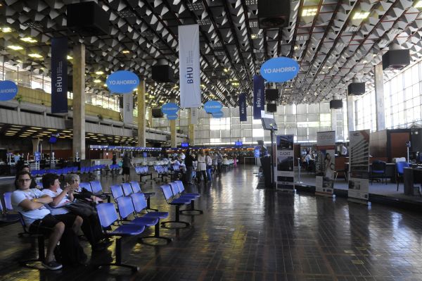 El eterno femenino de una imaginativa pintora