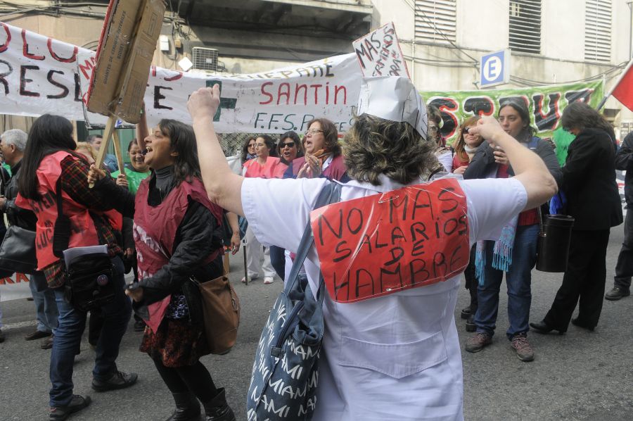 El eterno femenino de una imaginativa pintora