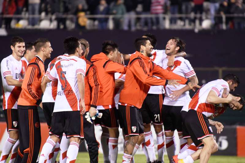 El eterno femenino de una imaginativa pintora