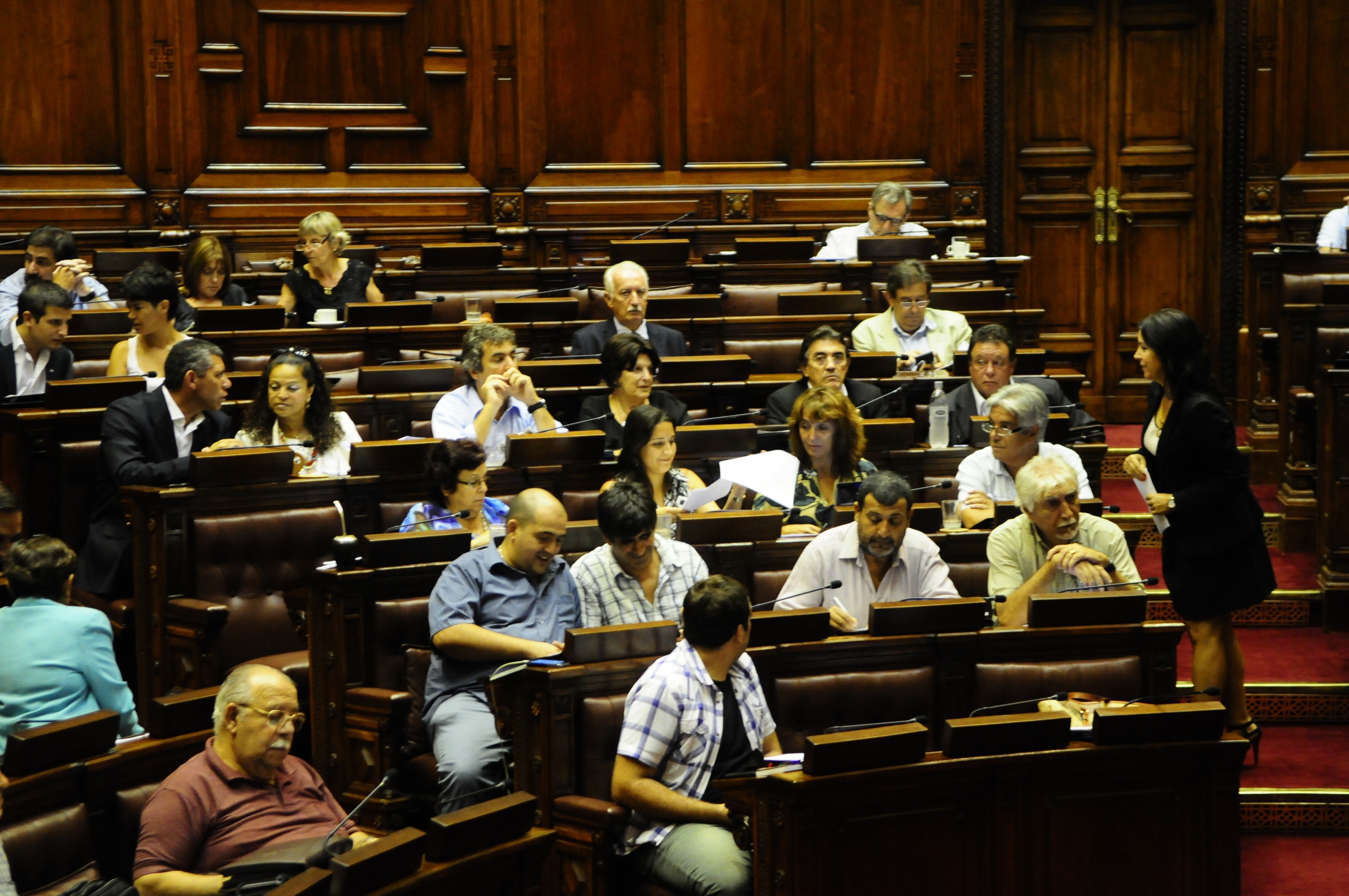 El eterno femenino de una imaginativa pintora