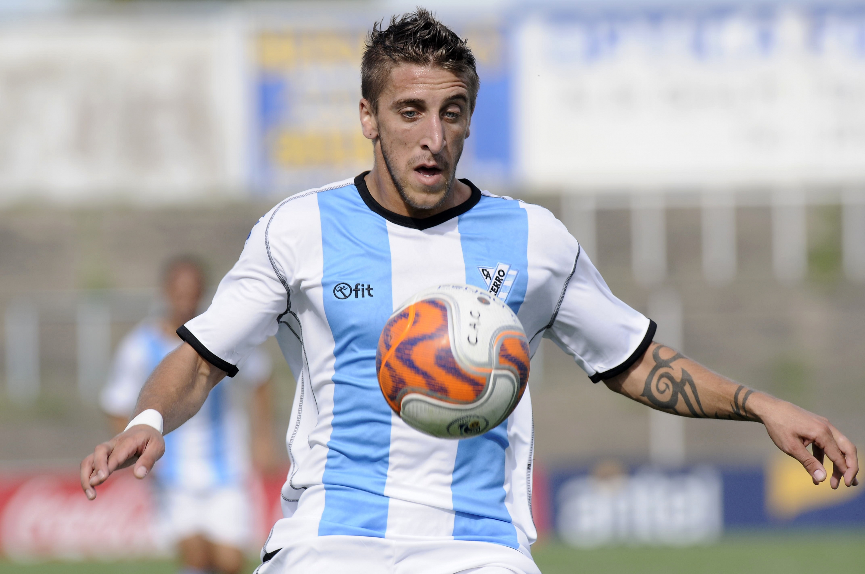 El eterno femenino de una imaginativa pintora