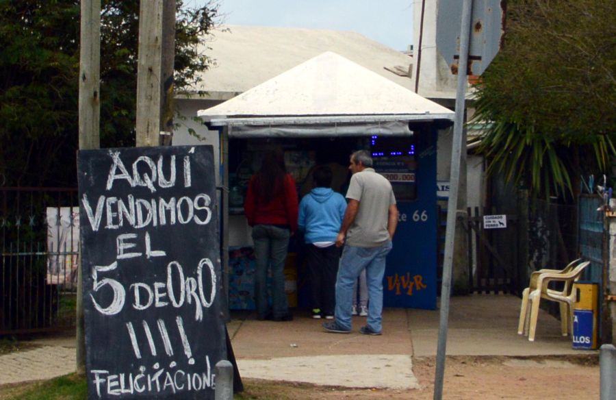 El eterno femenino de una imaginativa pintora