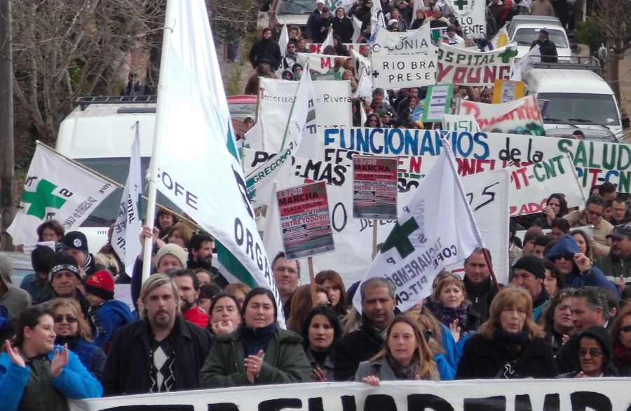 El eterno femenino de una imaginativa pintora