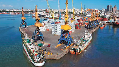 El eterno femenino de una imaginativa pintora