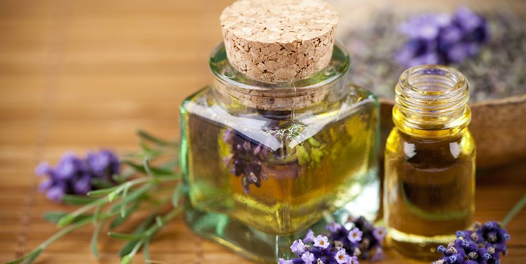 El eterno femenino de una imaginativa pintora