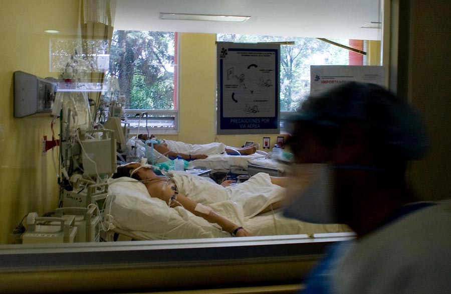 El eterno femenino de una imaginativa pintora