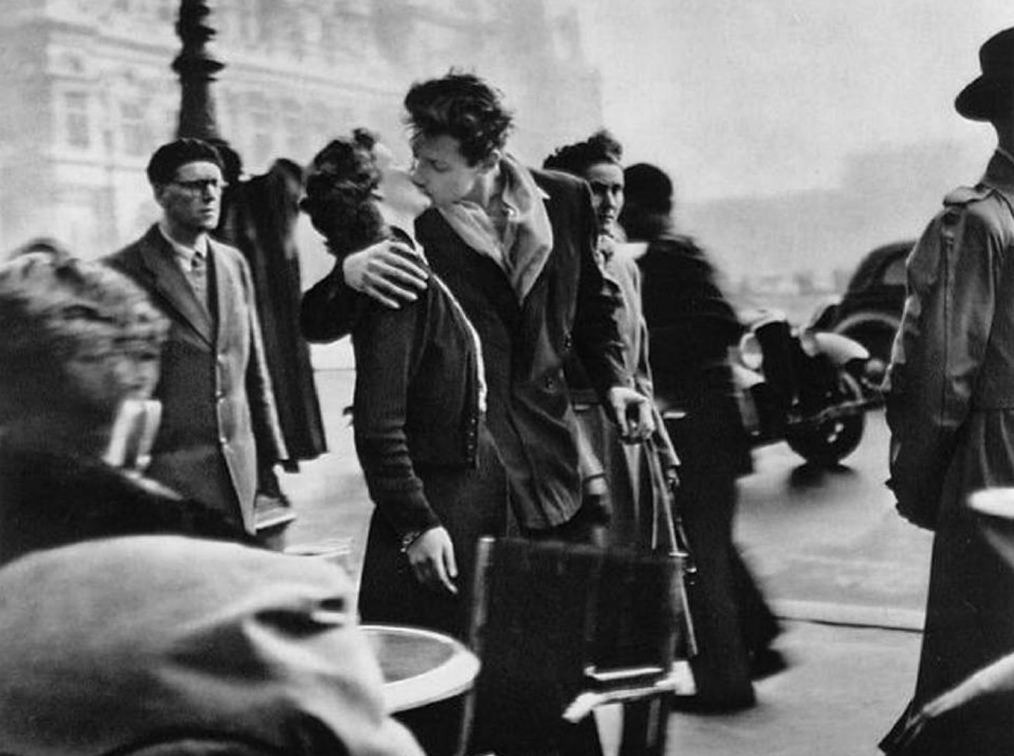 El eterno femenino de una imaginativa pintora