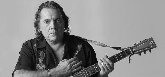 El eterno femenino de una imaginativa pintora