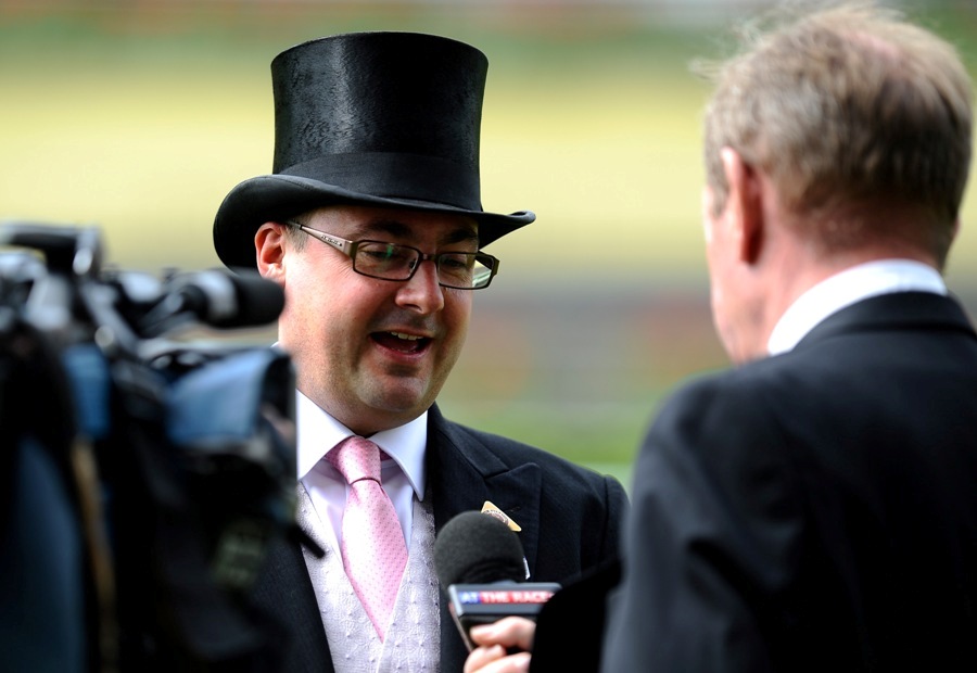 El eterno femenino de una imaginativa pintora