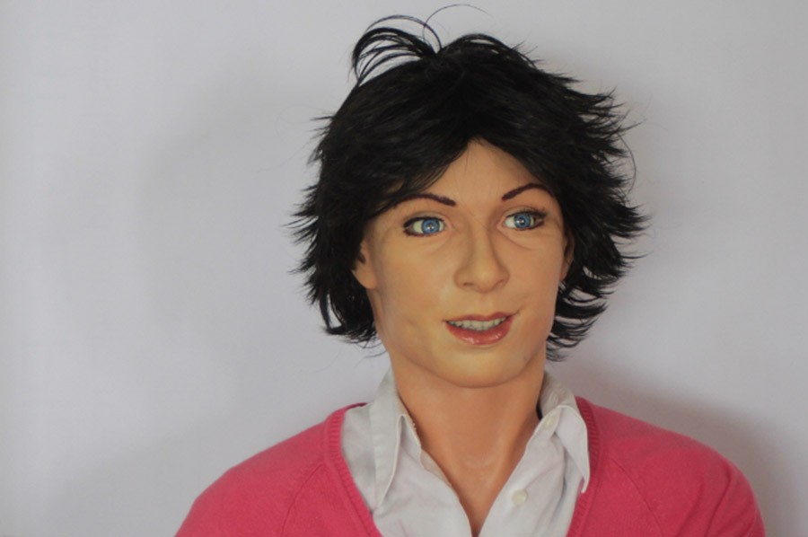 El eterno femenino de una imaginativa pintora