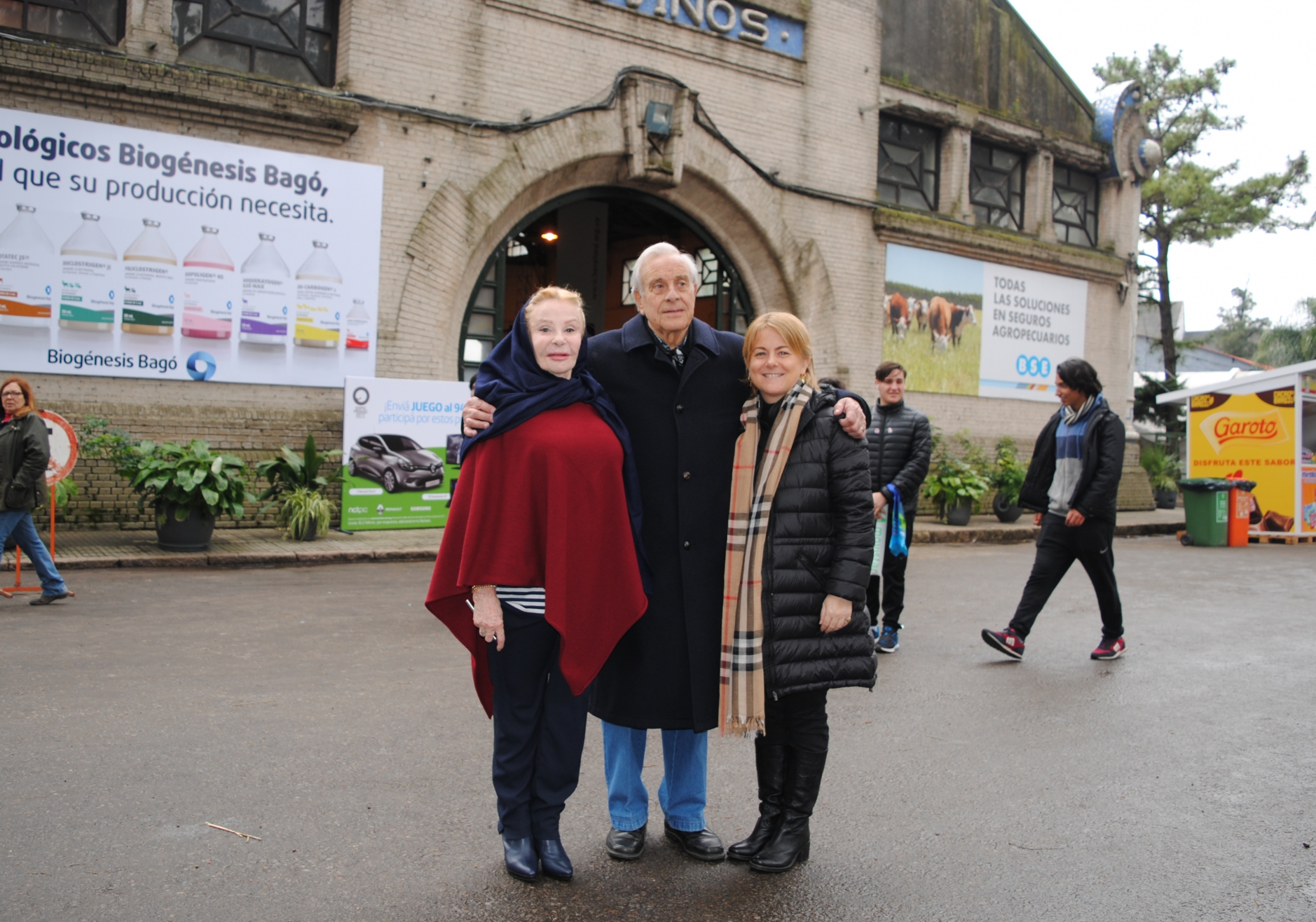 Laetitia d'Arenberg, Guillermo Rey, Carolina Viola.
