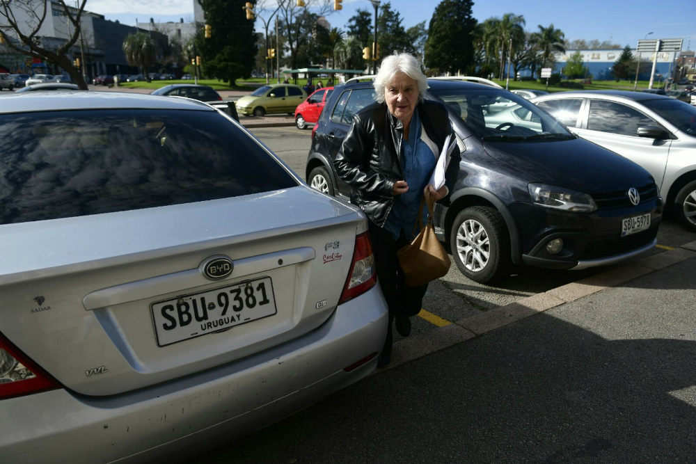 Lucía Topolansky llega al Palacio Legislativo. Foto: Fernando Ponzetto.