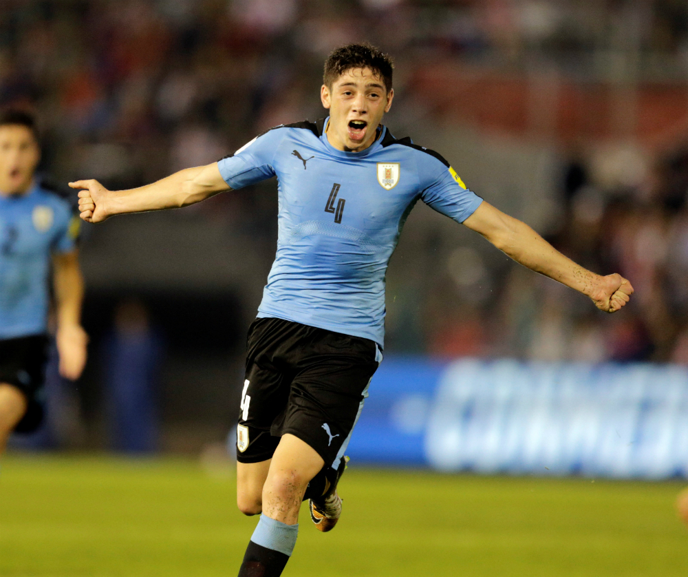 Federico Valverde en pleno festejo de su gol con Uruguay